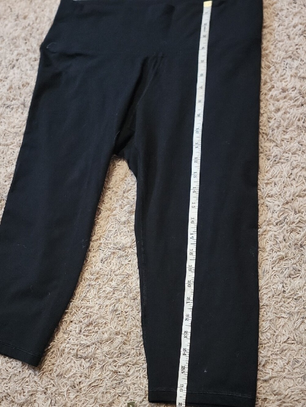 Old Navy Black Active Balance Leggings - GO-DRY Logo Capri - Picture 6 of 6